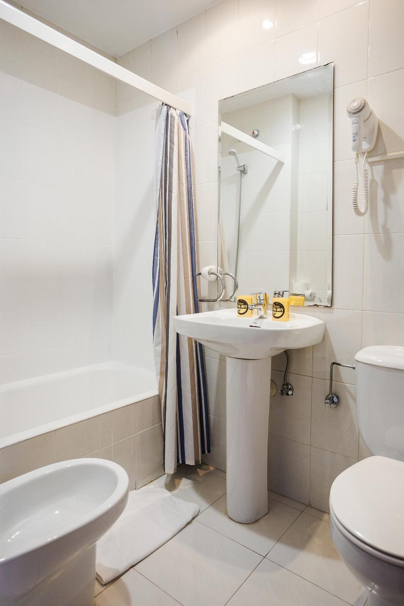 Moon Hostel Bio Bilbao Eksteriør bilde