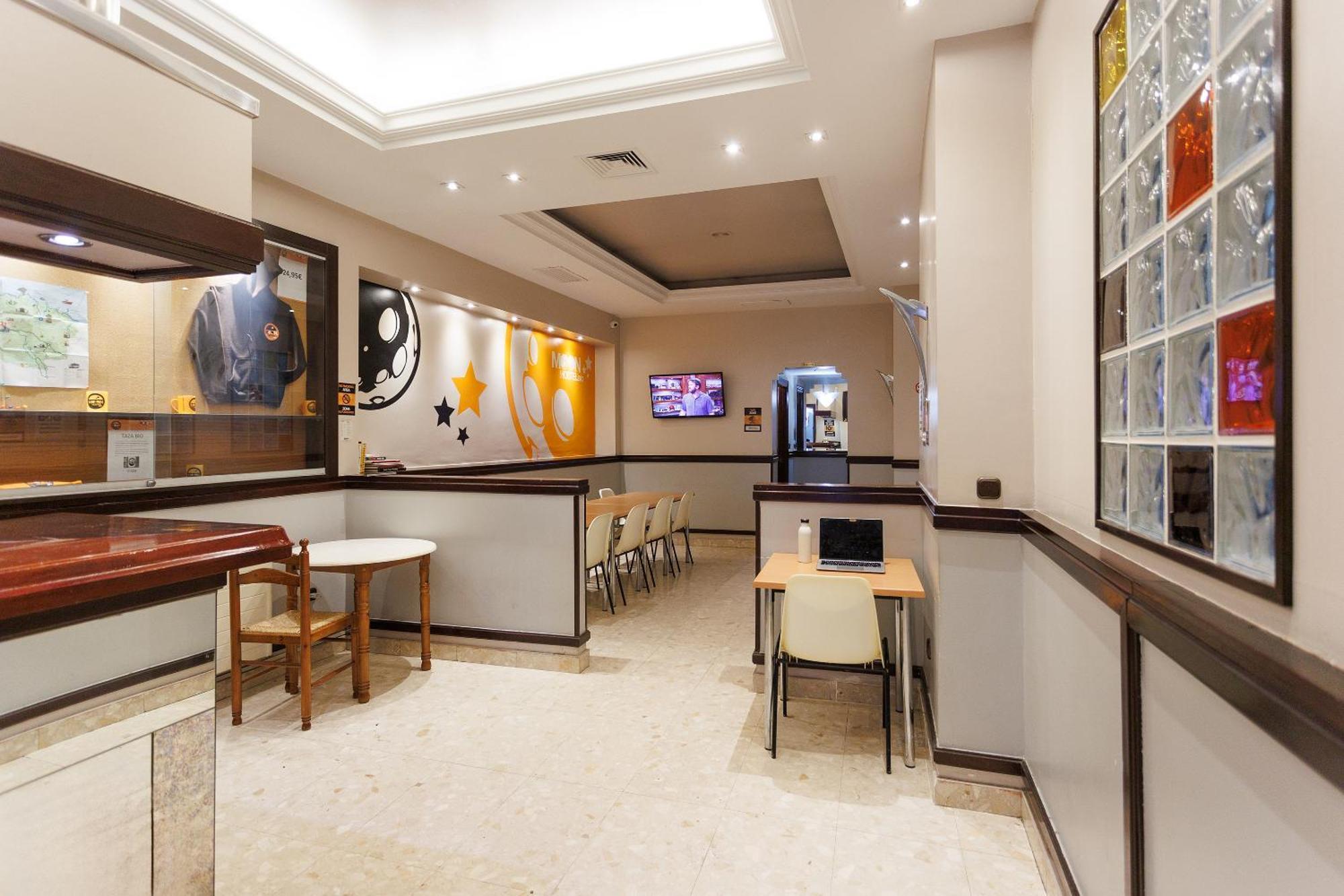 Moon Hostel Bio Bilbao Eksteriør bilde